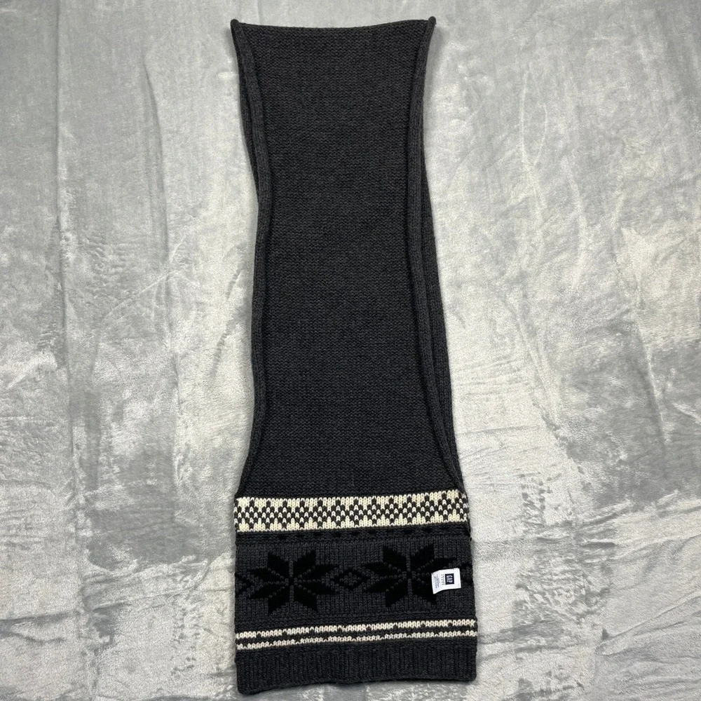 Vintage Y2K Gap Scarf Gray Lambswool Fair Isle Snowflake Knit Winter Accessory